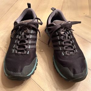 Columbia Techlite hiking shoe size 8.5 EUC